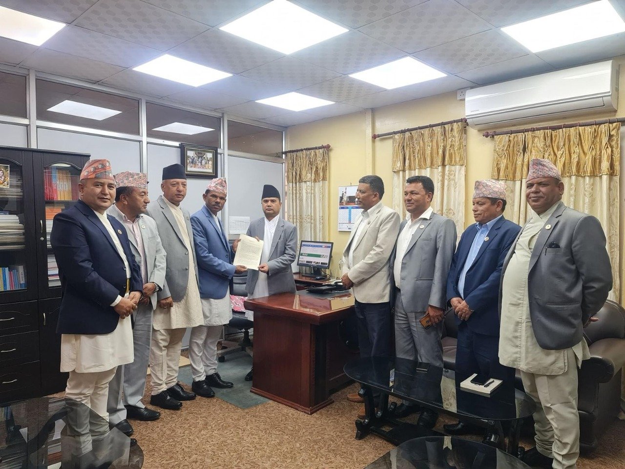 पेट्रोलियम पदार्थको मूल्यवृद्धिविरुद्ध संसदमा सार्वजनिक महत्वको प्रस्ताव दर्ता 